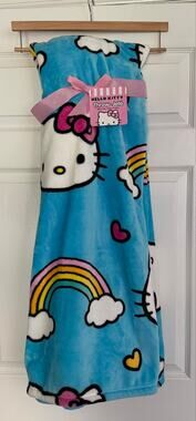 Hello Kitty Rainbow Plush Super Soft Throw Blanket 60” x 70” NWT